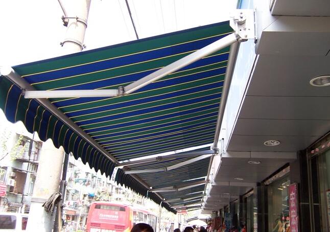 如何选择一款合适的北京耐力板遮雨篷 
